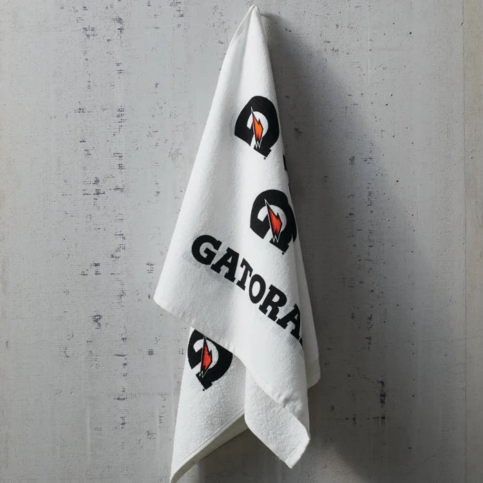 Gatorade Premium Sideline Towel מגבת גייטאורייד פרימיום לספורטאים ומשלוח חינם - השובל TheShoval