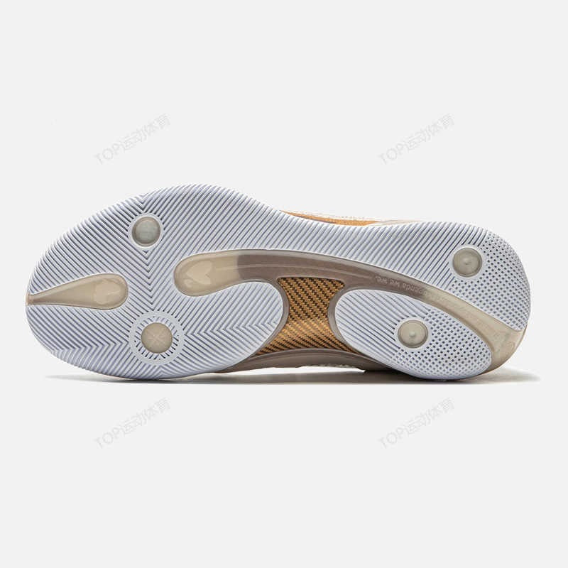 Wade 808 4 Ultra ‘Champagne’
