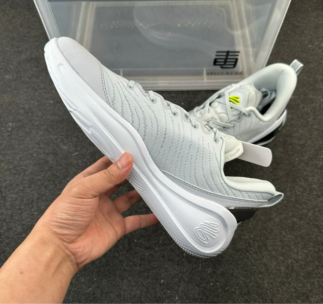 Under Armor Curry 12 'Gravity'