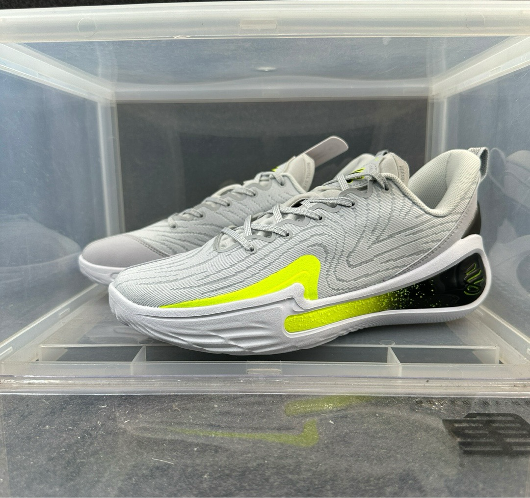 Under Armor Curry 12 'Gravity'