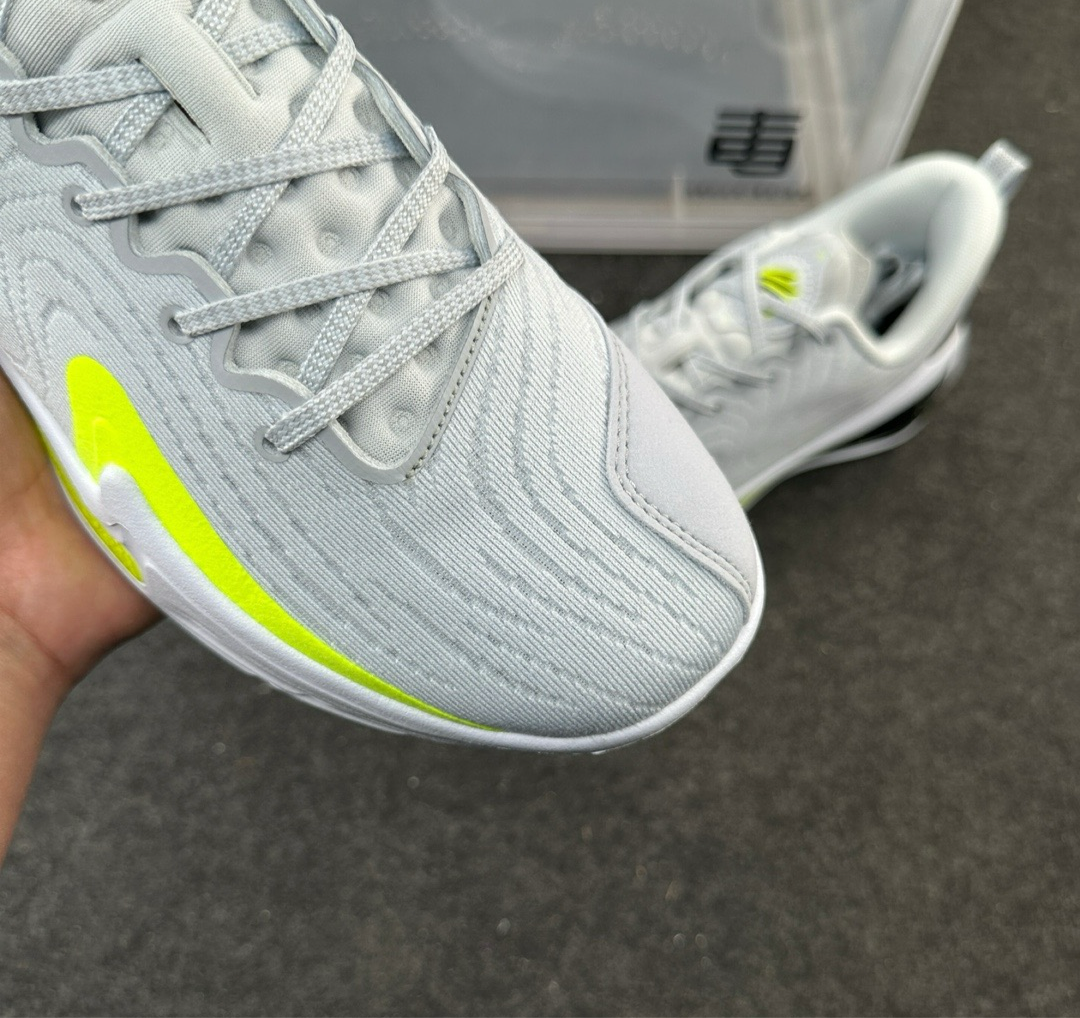 Under Armor Curry 12 'Gravity'